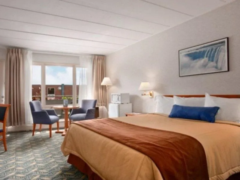 Travelodge By Wyndham Niagara Falls At The Falls