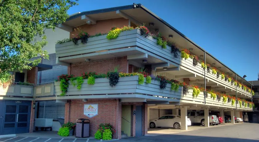 Hotel Travelodge By Wyndham Niagara Falls At The Falls