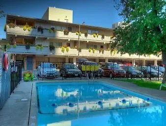 Travelodge By Wyndham Niagara Falls At The Falls 3*,