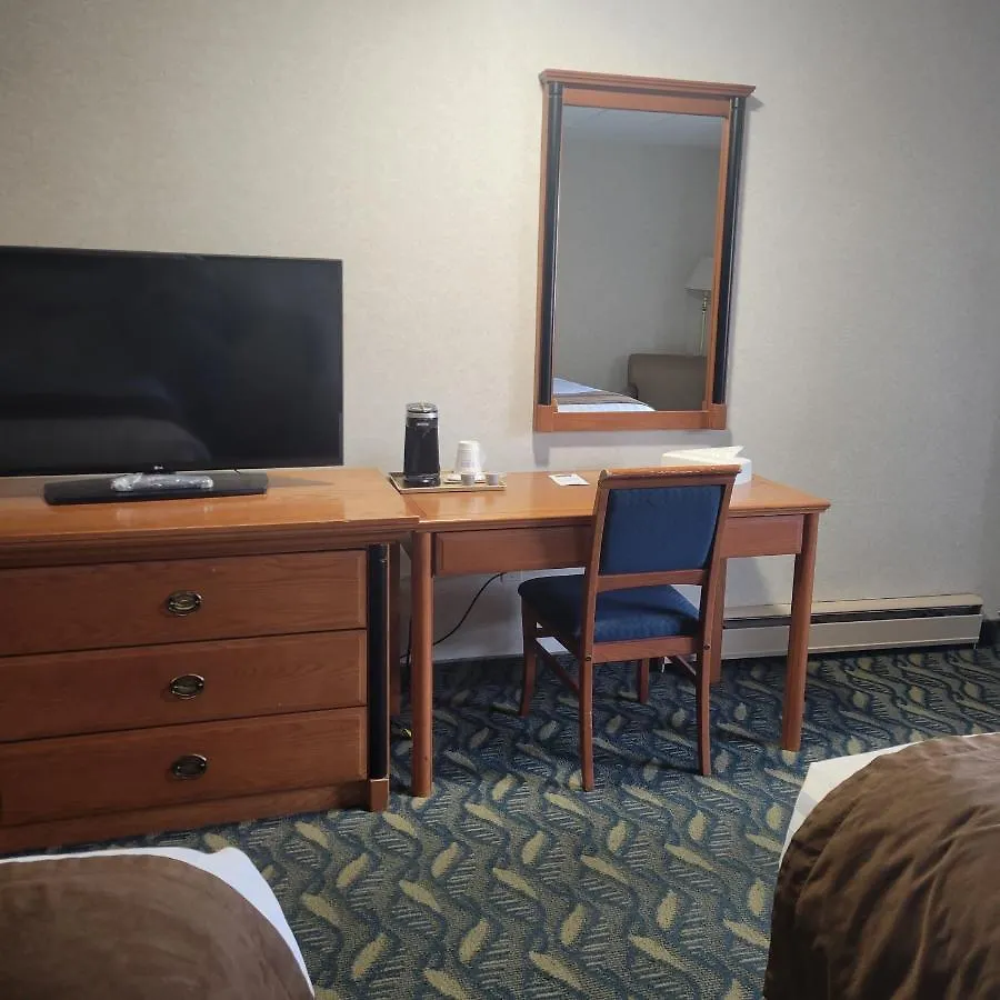 Travelodge By Wyndham Niagara Falls At The Falls 3*,  Canada