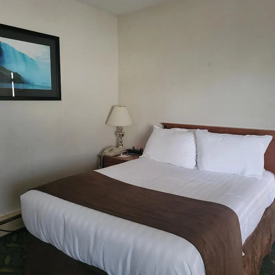 Hotel Travelodge By Wyndham Niagara Falls At The Falls