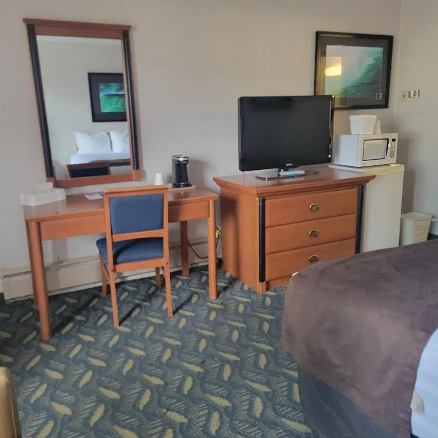 Travelodge By Wyndham Niagara Falls At The Falls Hotel
