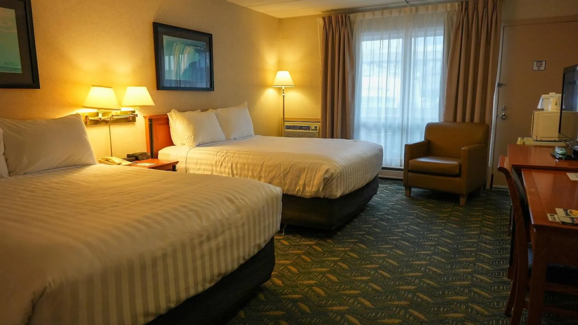 Travelodge By Wyndham Niagara Falls At The Falls 3*,  Canada