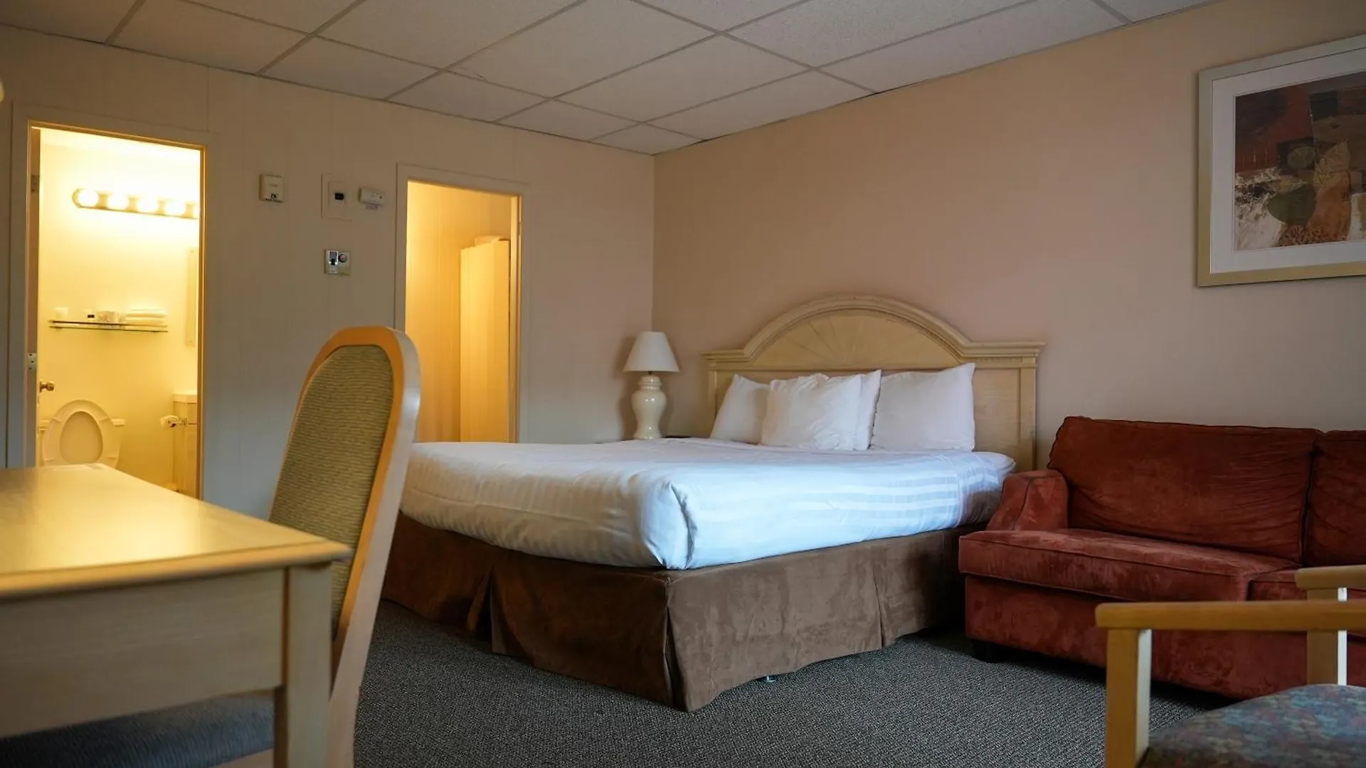 Hotel Travelodge By Wyndham Niagara Falls At The Falls