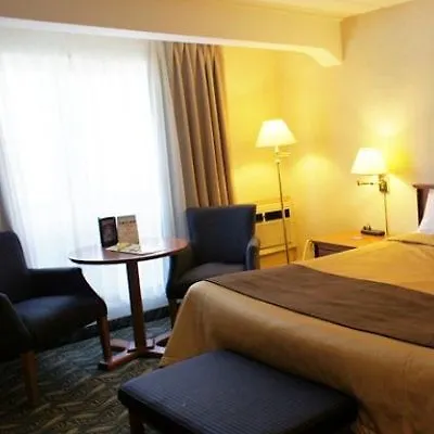 Hotel Travelodge By Wyndham Niagara Falls At The Falls