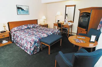 Travelodge By Wyndham Niagara Falls At The Falls מלון