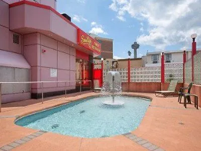 Travelodge By Wyndham Niagara Falls At The Falls Canada
